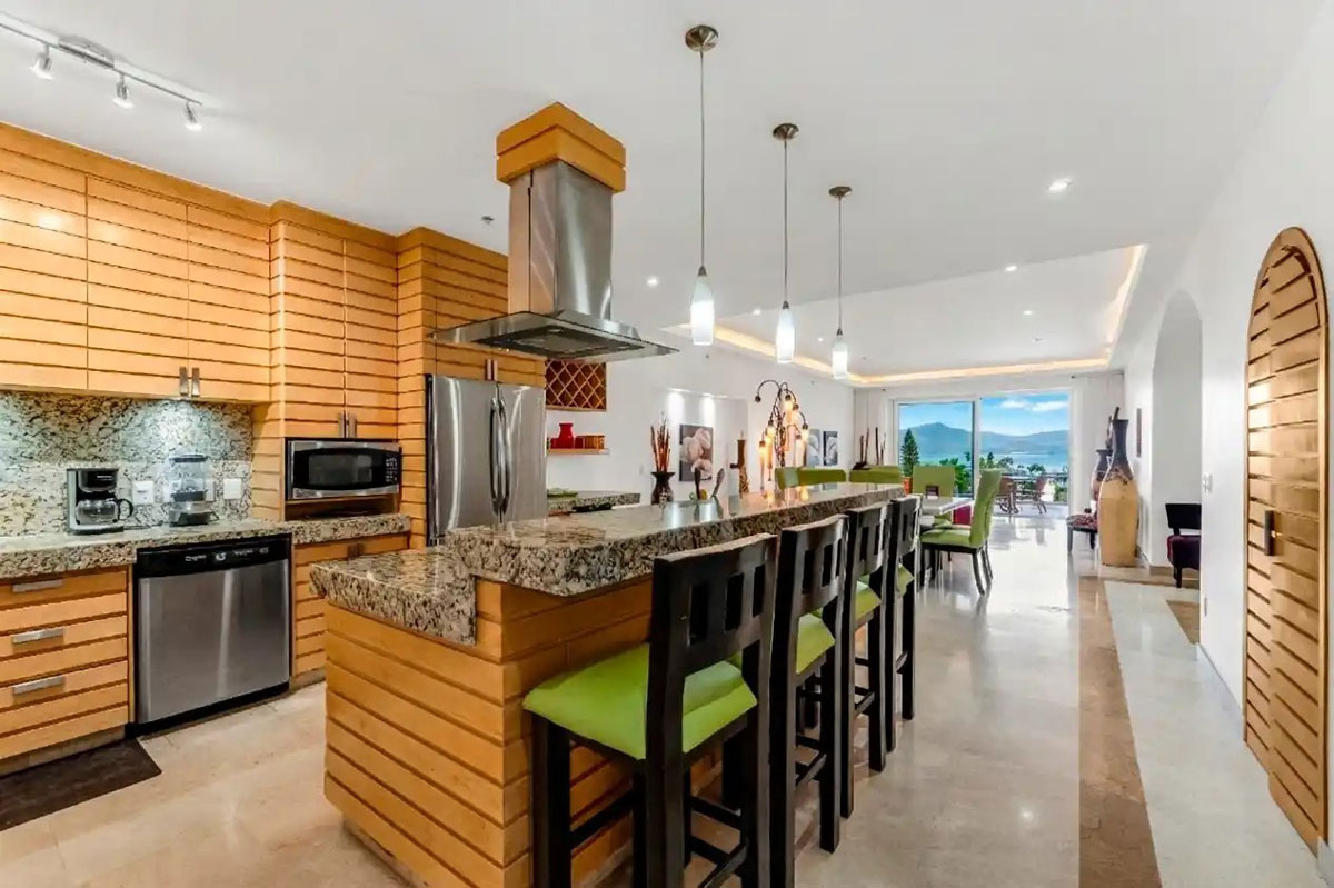 Condo El Dorado 202