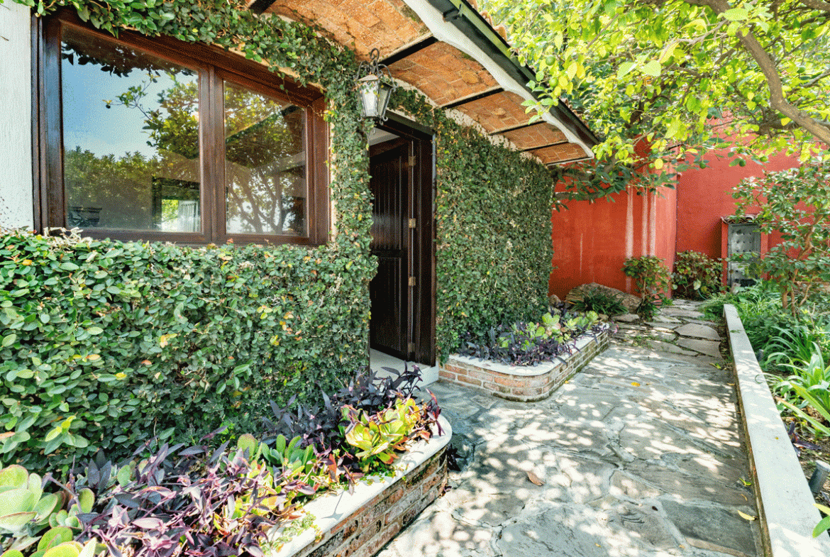 The Hidden Villa